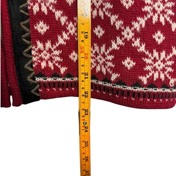 Icelandic Designs Wool Red Floral Knit Sweater Vest Size Small - Picture 13 of 14